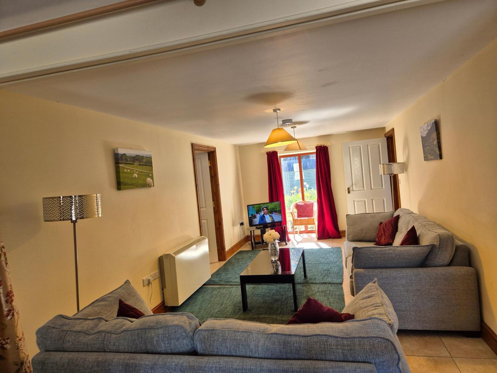Kestrel Farmhouse لياندوفيري المظهر الخارجي الصورة